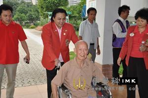 Serving the community · Providing warmth to the elderly in Songgang news 图2张
